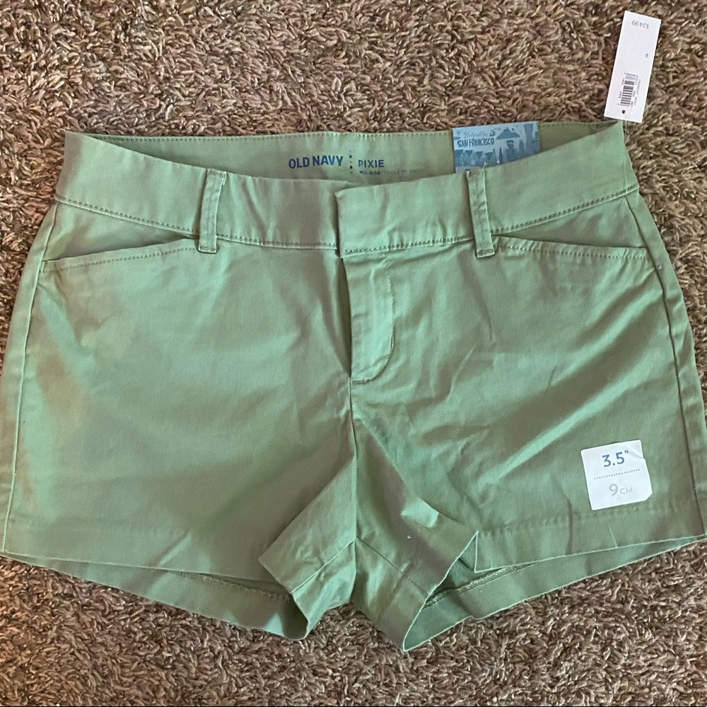 Old Navy Shorts - women size 2 - sage green - NWT
